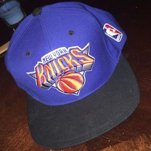 SnapBack knicks hat